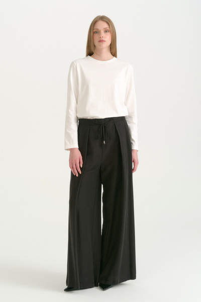 Nihan Front Pleated Wide Leg Lyocell Trousers - Black