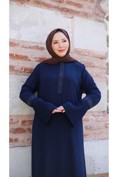 Moda İncir Ferace elegantă cu mâneci plisate și aplicații de piatră.
