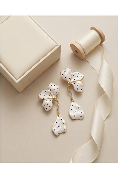 HOSBUTIK Black and white polka dot za earrings are lightweight and 6 cm in le...