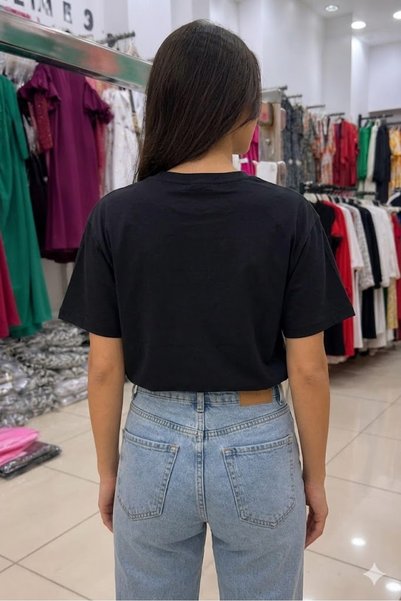 Royteks Fashion Black Crew Neck Short Sleeve Women's T-Shirt with Rabbit Figure