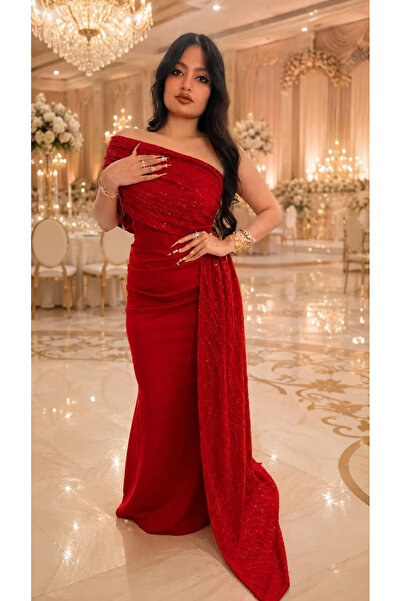 manekan luxurious evening dress