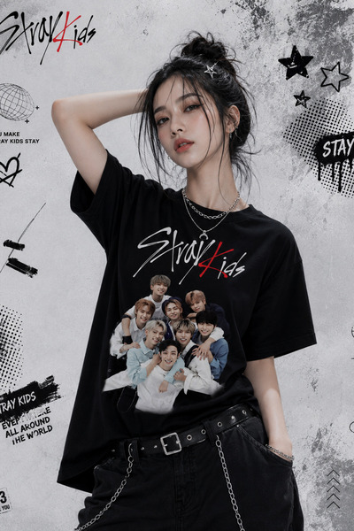 MECH BUTİK Μπλουζάκι Unisex με στάμπα StrayKids σε μαύρο και λευκό