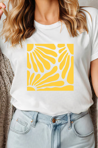 Sarah's Boutique Women's T-shirt – 100% cotton – Double Bloom