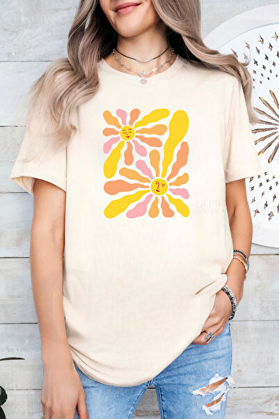 Sarah's Boutique Women's T-shirt – 100% cotton – Sunny Flowers