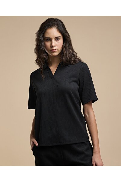 R&B Textured Top With Collared Neck And Short Sleeves