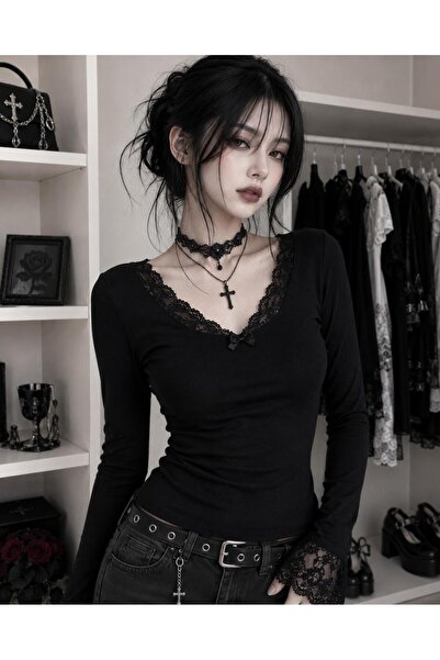İsra Ayyıldız Moonstar Collection siyah gothic dantel yakalı tam boy bluz