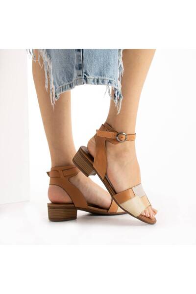 PİERRO SHOES صندل نسائي من الجلد الطبيعي بحزام هندسي حول الكاحل وكعب منخفض
