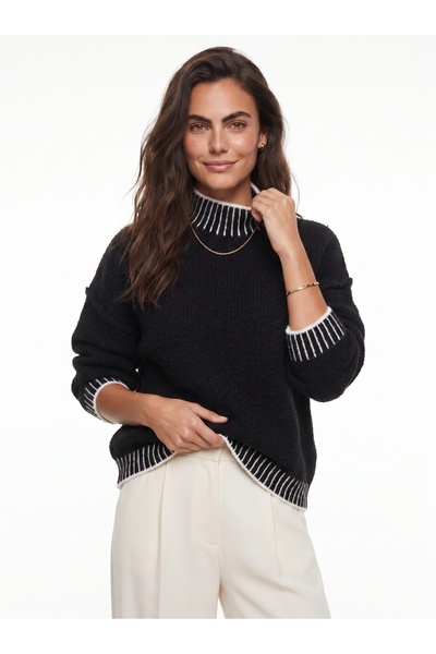 ONLOOX سترة تريكو سوداء بيضاء مرنة ذات ملمس ناعم وياقة نصف دائرية وقصة فضفاضة...
