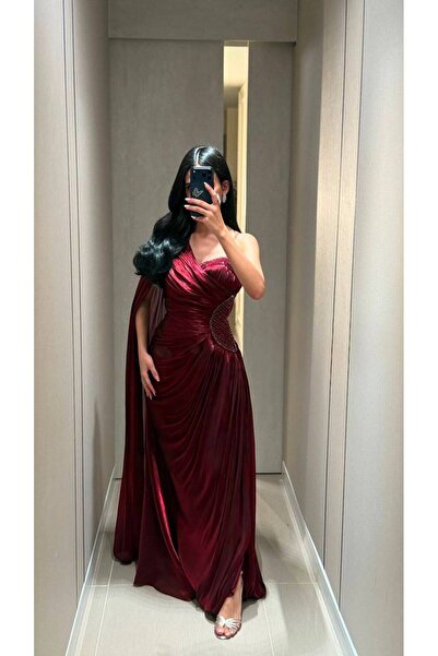 Haifa Fashion فستان سهرة عنابي طويل بتصميم كتف واحد