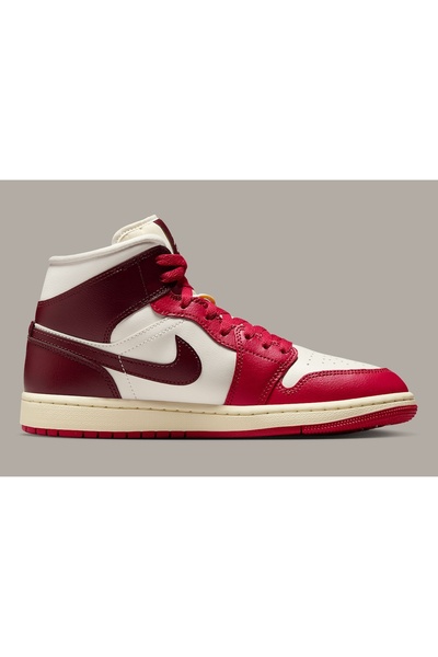 Nike Air Jordan 1 Mid 👟 - Şıklık ve Konfor Bir Arada