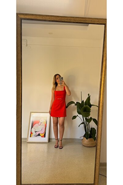 Butik NAR ÇİÇEĞİ KARE YAKA KEMER DETAYLI ELBİSE