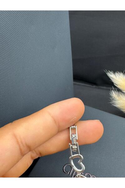 Generic Elegant Silver Bracelet with a Sparkling and Charming Hanging Heart