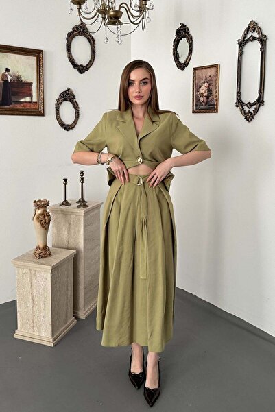 Elbee Fashion Woman طقم سترة قصيرة وتنورة باللون الأخضر بزر واحد