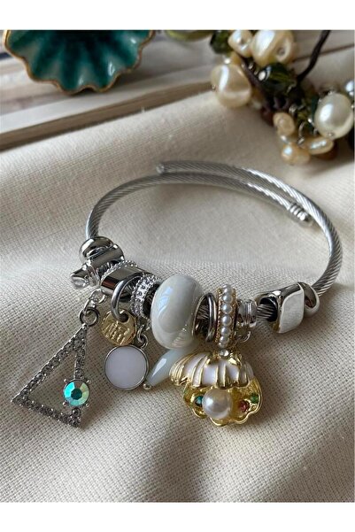 LUMI TAKI-SAAT Gold Oyster Detailed Charm Bracelet