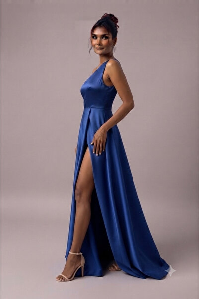 wisteriA Asymmetrical Elegance Abiye