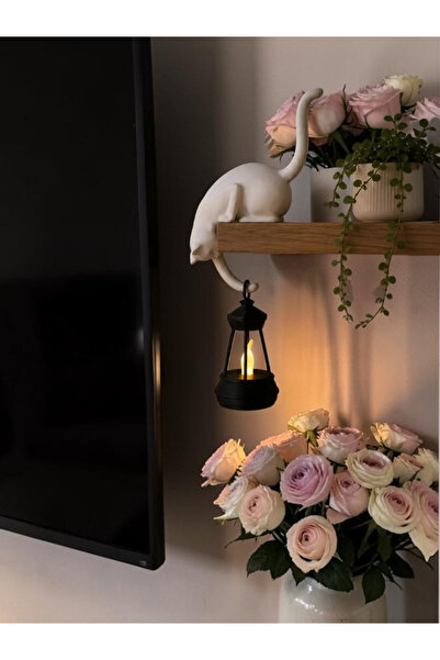 KUKO DESIGN Askılı Mum Taşıyan Kedi Raf Dekoru - LED Fenerli Dekoratif Obje K...