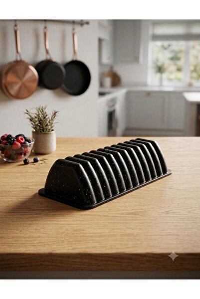 Enza Ayla Baton Cast Iron Cake Mold Black