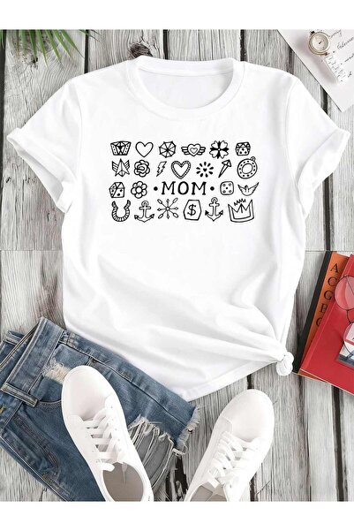 BASEPULSE تي شيرت Mom's Lucky Symbols للسيدات من Comfort Colors، أبيض 2026، ت...