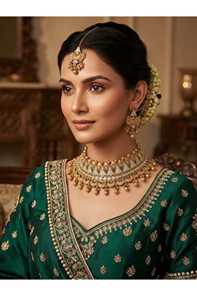 Aashiv's Collection مجموعة مجوهرات براقة بتصميم هندي فريد