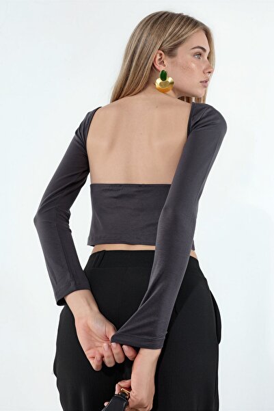 Hiccup Busem Slim Fit Back Detailed Crop Blouse