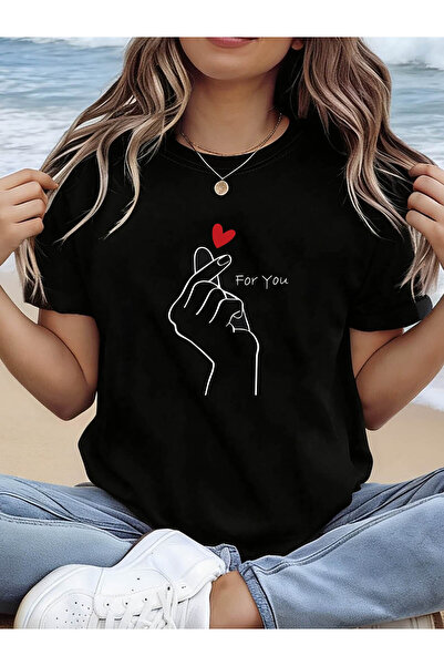 12 HERTZ تي شيرت نسائي بأكمام قصيرة وياقة دائرية مطبوع عليه رسومات 'For You' ...