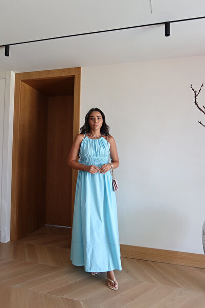 Özge Özgenç فستان ماكسي بدون أكمام مع تفاصيل ربط