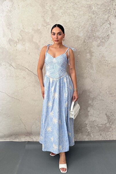 Elbee Fashion Woman Μπλε ριγέ φόρεμα με δαντέλα και σουρωτήρια