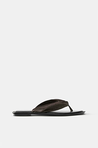 Pull & Bear Puantiyeli düz sandalet