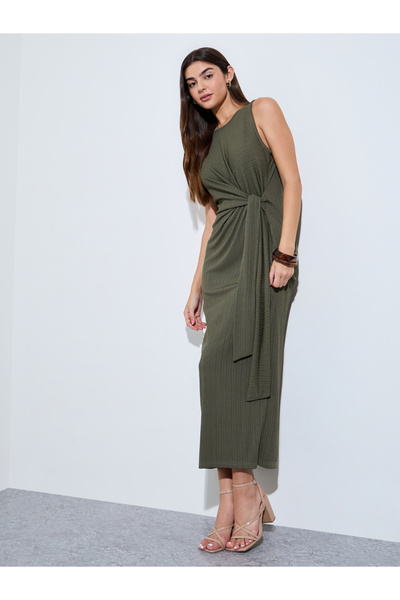 Styli Green Sleeveless Side Waist Tie Maxi Dress
