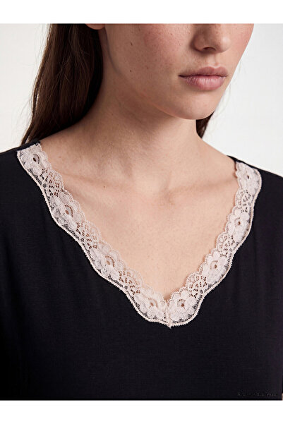 LC Waikiki V-Neck Lace Detailed Women's Nightgown