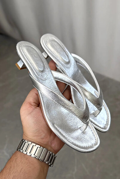 MODAADAM Women's Star Flip-Flops with Heels - Silver
