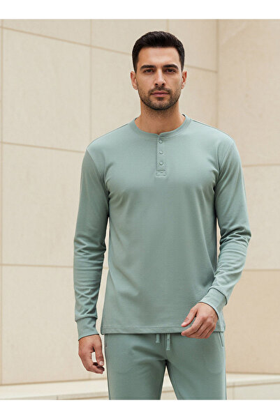 Love Pangolin Men Henley Neck T-shirt