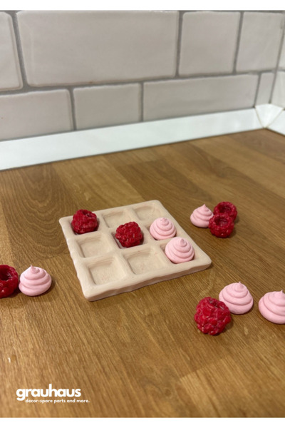GRAUHAUS Decorative Waffle and Blackberry Themed Xox Game (Tic Tac Toe) - Fun Tabletop Game Set