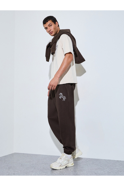 Styli Brown Embroidered Pocket Details Full Length Joggers