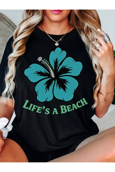 Generic Brand تي شيرت نسائي بتصميم زهرة الكركديه الفيروزية وشعار Life's a Bea...
