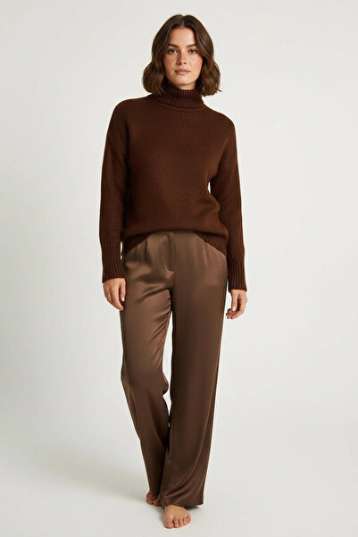 Efnaz style Women's Turtleneck Brown Sweater