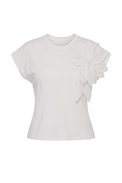 Drop by TrendyolMilla Bela majica sa cvetnim aplikacijama TDRSS26TS00060