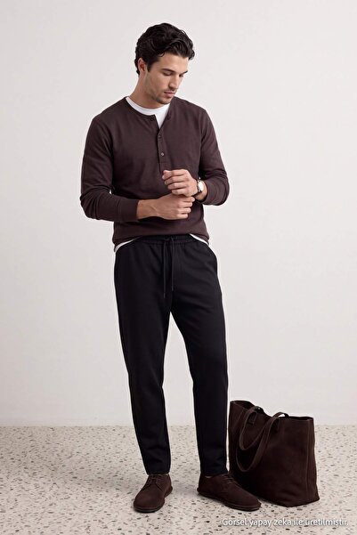 Trendyol Collection Black Regular/Normal Cut Open Leg Sweatpants Tmnaw26Ea00016