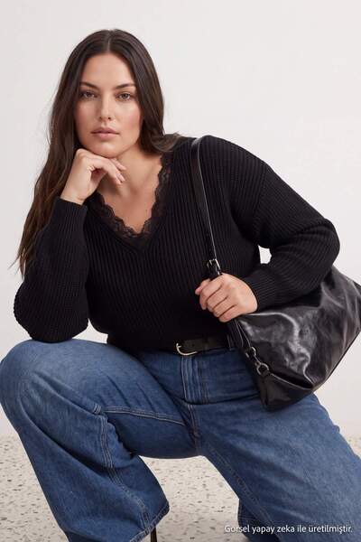 Trendyol Curve Black Oversize Lace Detailed V-Neck Sweater Tbbaw27An00080