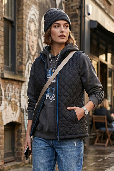 OSTORM Black Color Checked Pattern Women's Vest