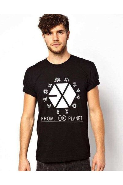 Tshirthane تي شيرت K-pop Exo مطبوع للرجال باللون الأسود ذو قصة ضيقة قصة ضيقة