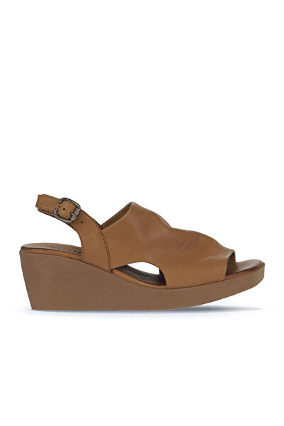 Bueno Shoes طابا طابا جلد للنساء حذاء بكعب إسفيني قطعة صندل 01wy2407
