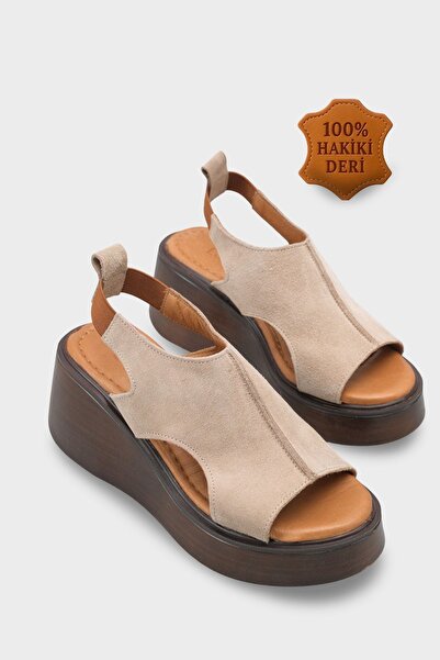 Capone Outfitters Brena Hakiki Süet Çapraz Bantlı Dolgu Topuk Kadın Sandalet