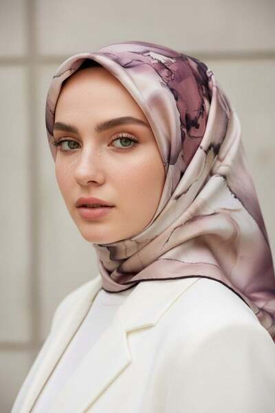 Vissona %100 Twill İpek Batik Çiçek Desenli Pudra - Bej Renkli 90x90 Eşarp Ke...