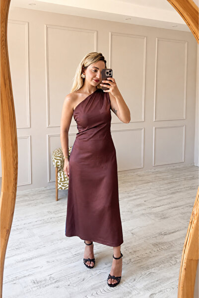 BeeYouStudio Satin One-Shoulder Backless Evening Dress
