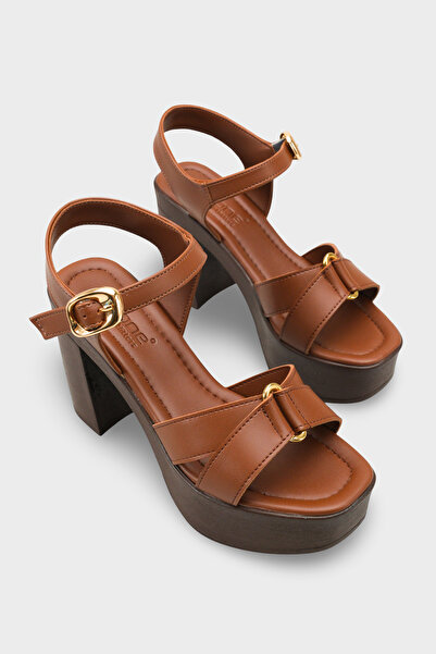 Capone Outfitters Sheilah Platform Cross-Strapped Ankle Strap Women's Sandals