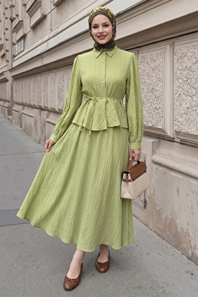 InStyle Σετ σε πράσινο χρώμα φιστικιού με πουκάμισο με κορδόνια και φούστα