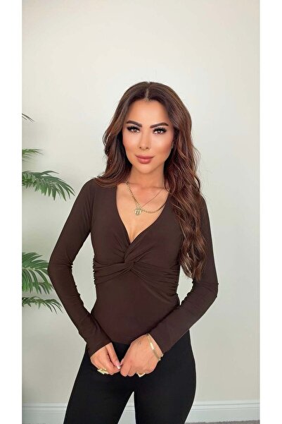 DİDEM GÜLTAKTI بلوزة كاندي نسائية بياقة على شكل حرف V باللون البني الرملي