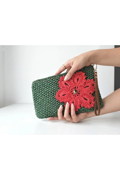 Meya design حقيبة رافيا خضراء محبوكة يدويًا مع تطريز زهور حمراء