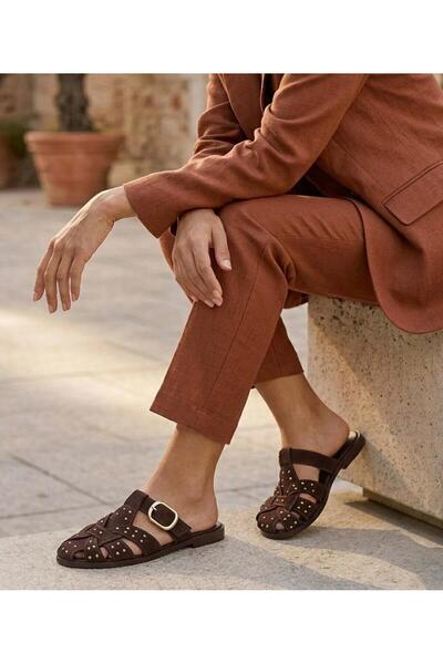 MİSS PARK MODA شبشب نسائي مغلق من الأمام مع تفاصيل تروك
